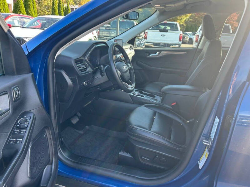 2022 Ford Escape Titanium