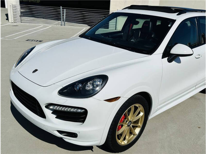 2013 Porsche Cayenne GTS