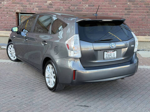 2013 Toyota Prius v Five