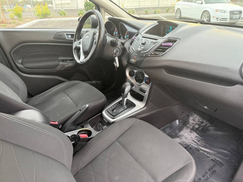 2015 Ford Fiesta SE