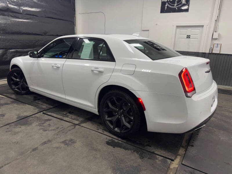 2023 Chrysler 300 S V6