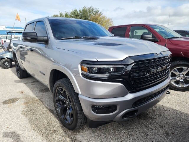 RAM Ram 1500 Pickup's photo