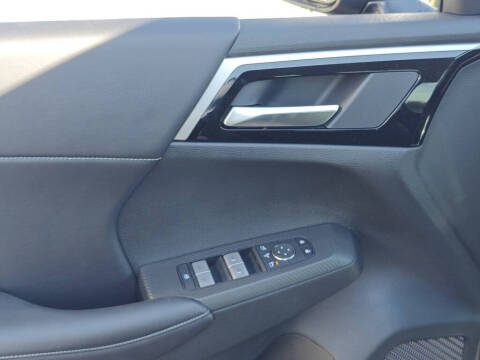 2025 Mitsubishi Outlander PHEV SE