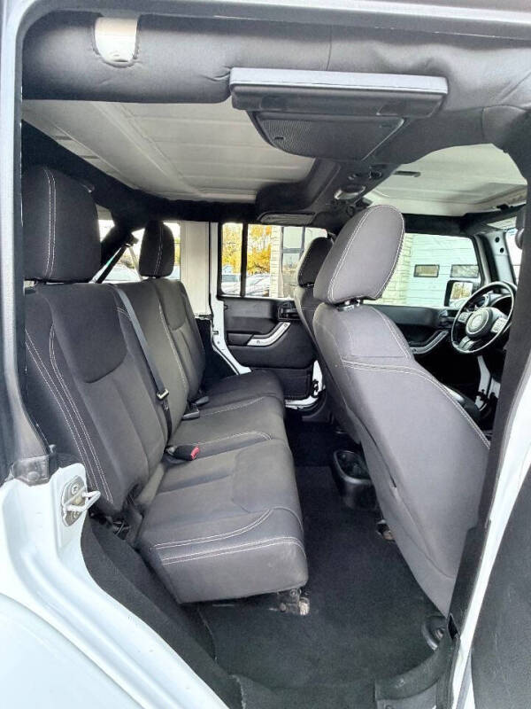 2016 Jeep Wrangler Unlimited Sahara