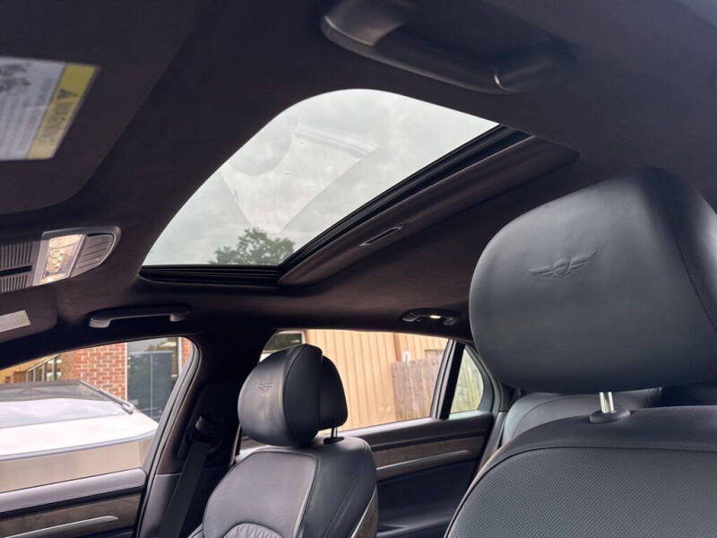 2020 Genesis G90