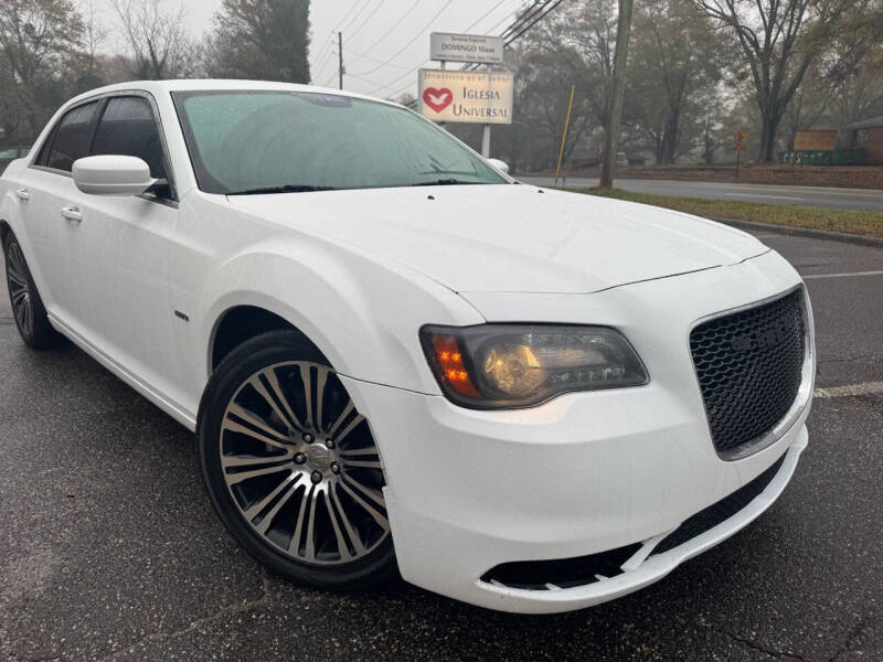 2013 Chrysler 300 for sale at Amazing Luxury Motors LLC in Gainesville GA