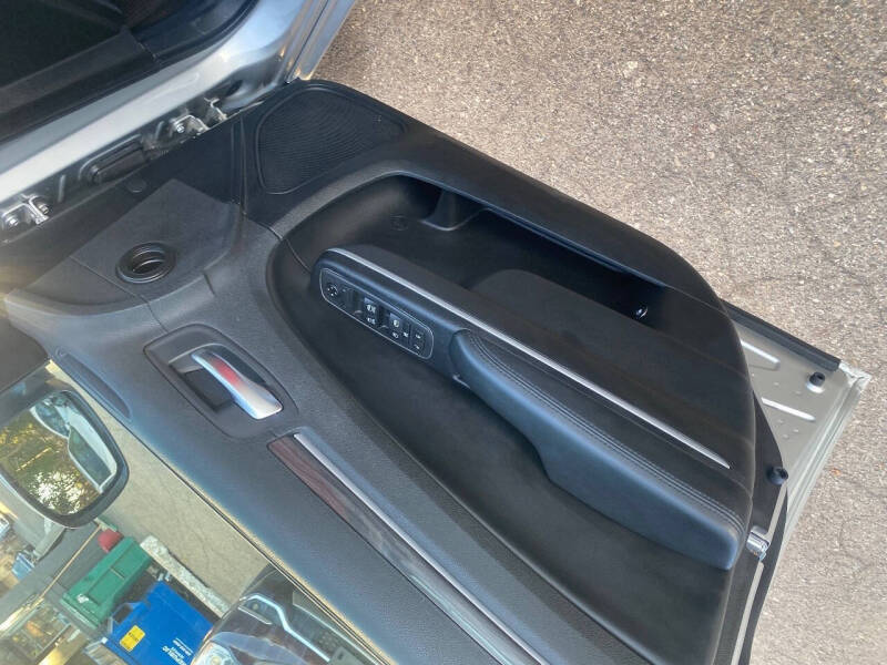 2019 Chrysler 300 Touring L