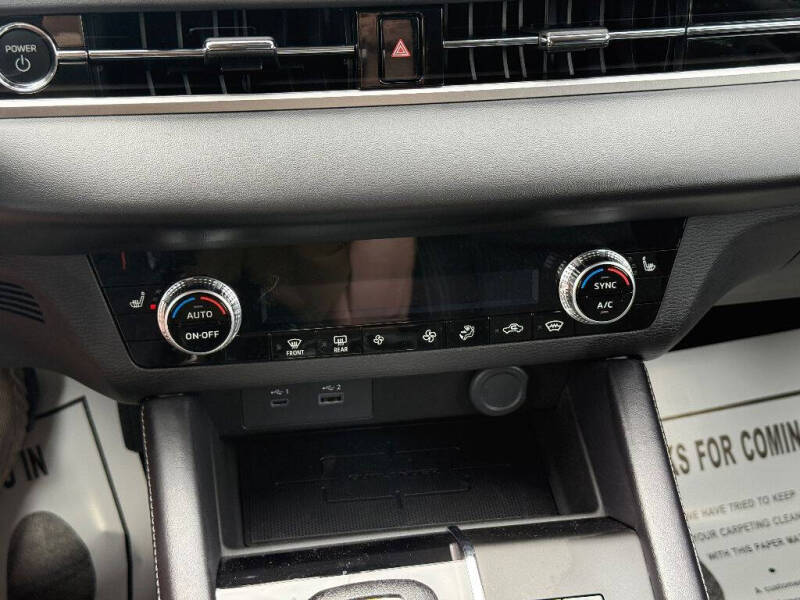 2025 Mitsubishi Outlander PHEV ES