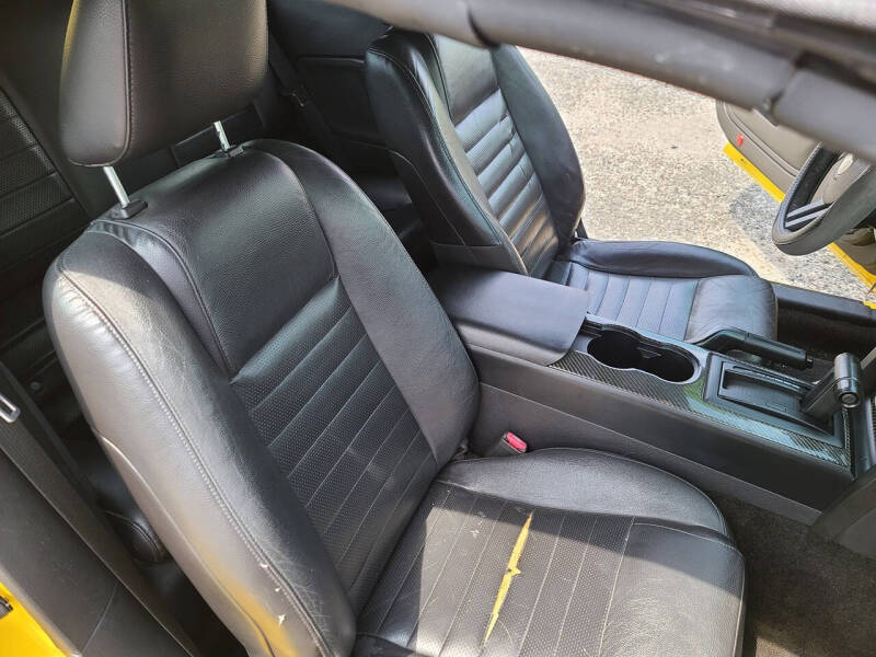 2005 Ford Mustang GT Premium