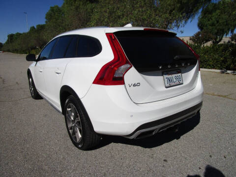2015 Volvo V60 Cross Country T5 Platinum
