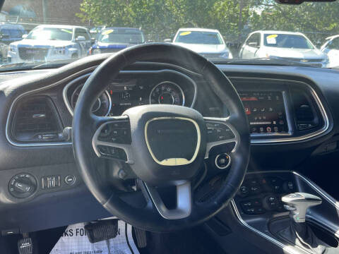 2015 Dodge Challenger SXT Plus