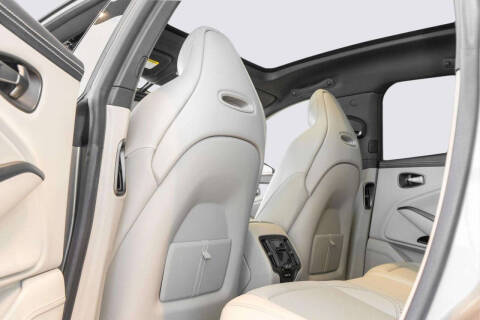 2023 Aston Martin DBX