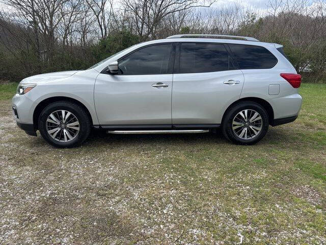 2018 Nissan Pathfinder SV