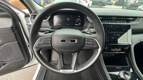 2023 Jeep Grand Cherokee L Laredo