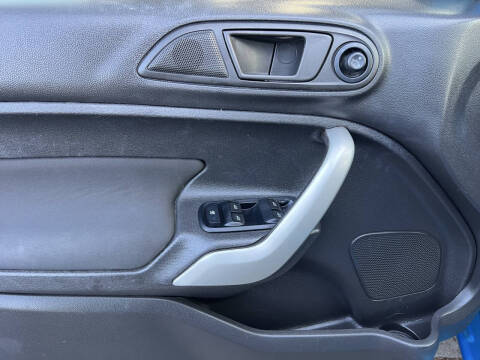 2012 Ford Fiesta SE