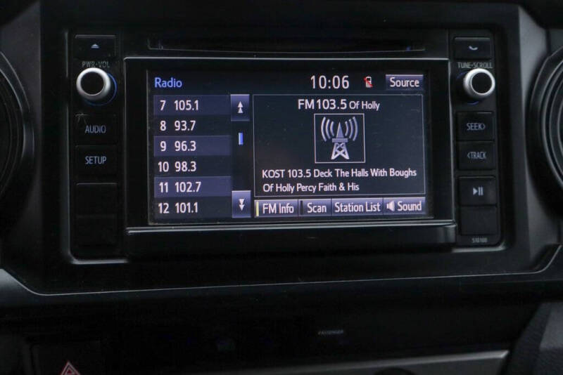 2016 Toyota Tacoma SR