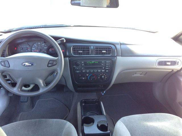2001 Ford Taurus SE