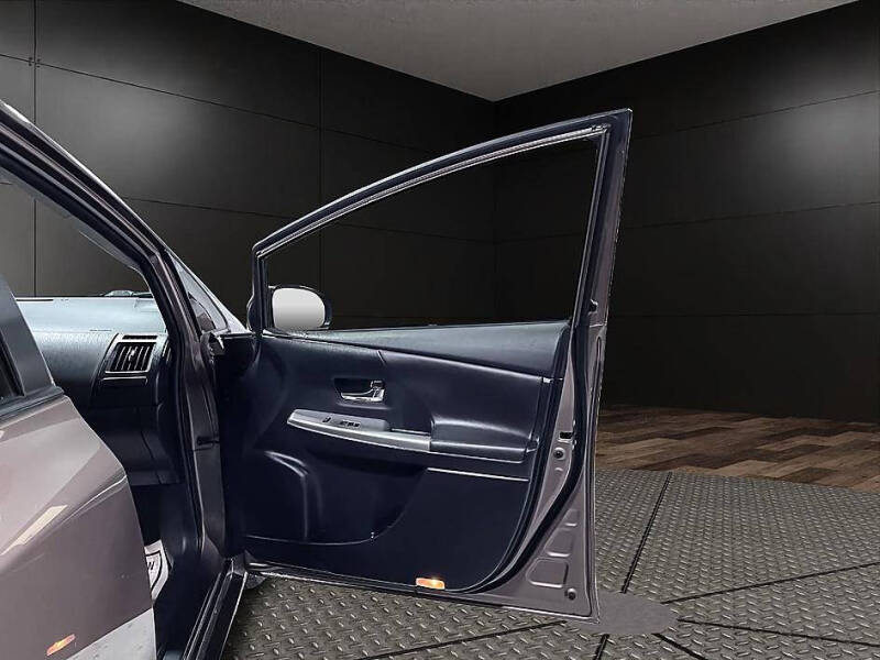 2016 Toyota Prius v