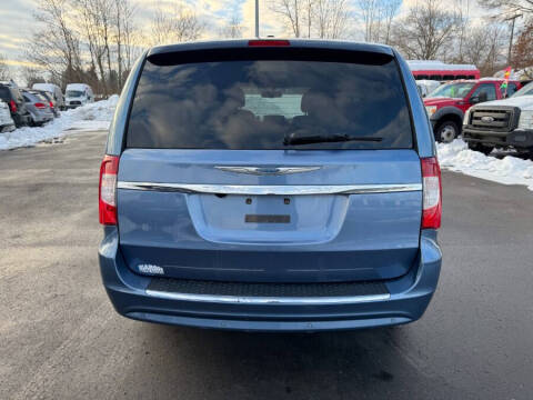 2011 Chrysler Town and Country Touring-L