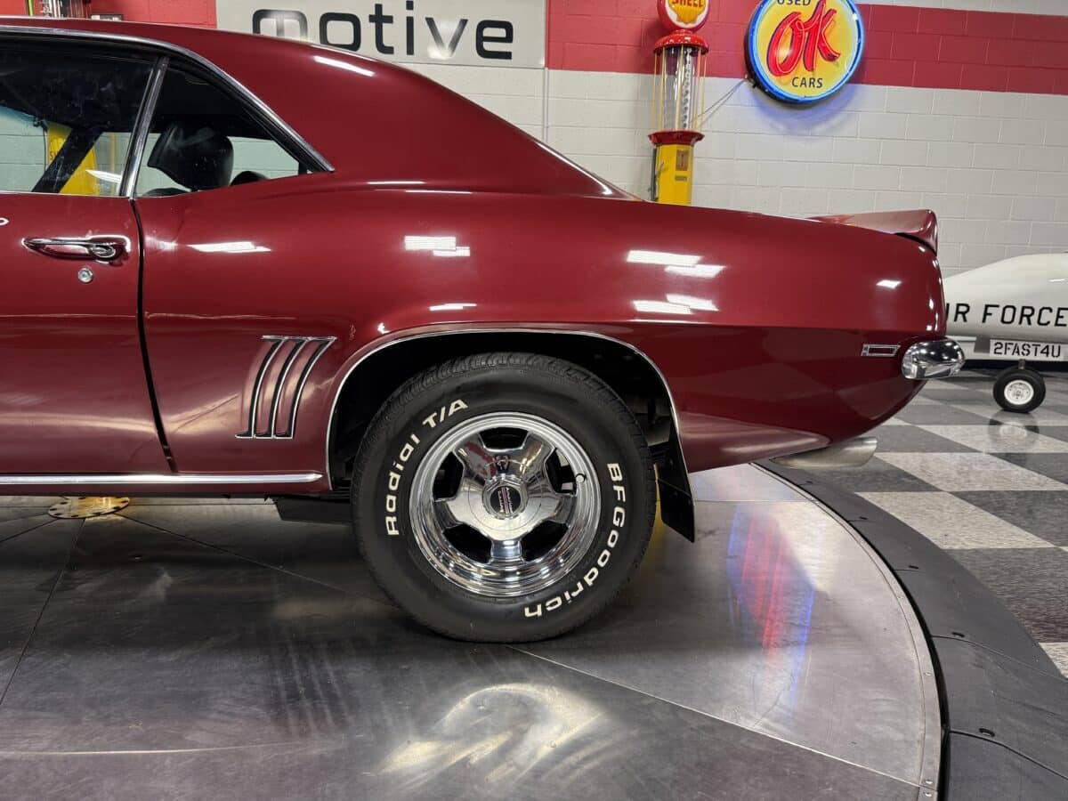 1969 Chevrolet Camaro 26