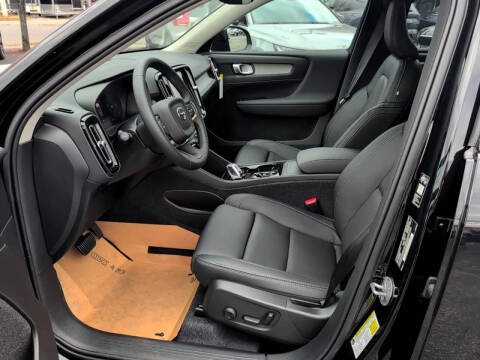 2026 Volvo XC40 B5 Plus