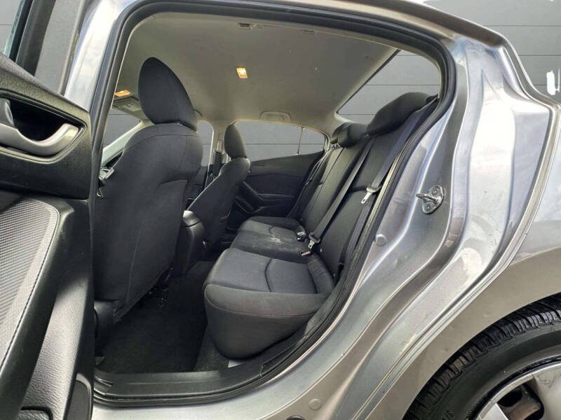 2016 Mazda MAZDA3 i Sport