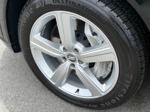 2019 Audi e-tron quattro Premium Plus