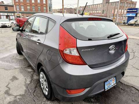 2017 Hyundai Accent SE