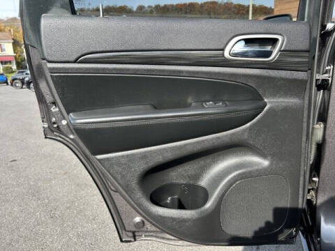 2019 Jeep Grand Cherokee Laredo E