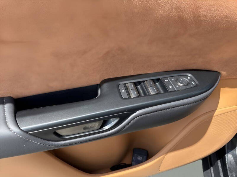 2023 Lexus RZ 450e Luxury