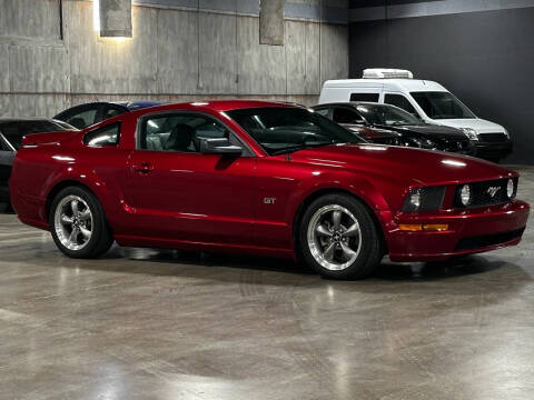 2005 Ford Mustang GT Deluxe