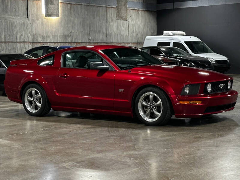 2005 Ford Mustang GT Deluxe