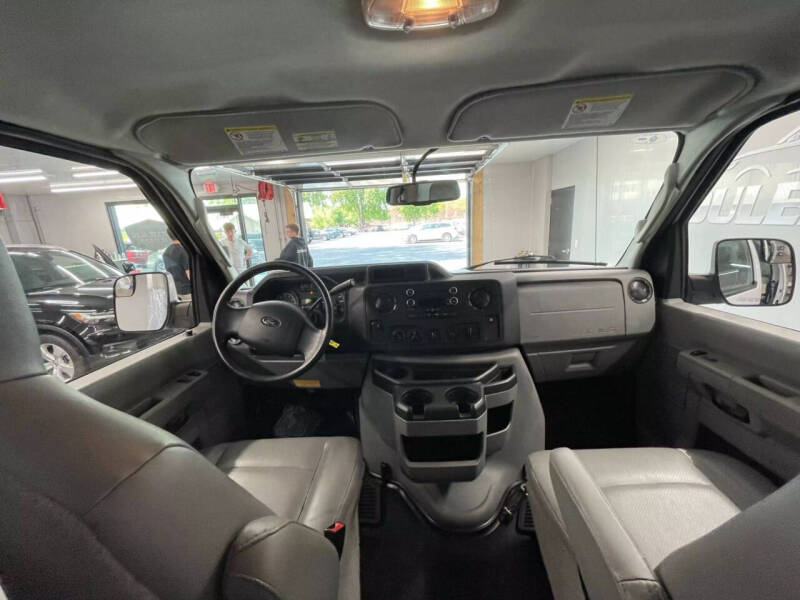 2014 Ford E-Series E-350 SD