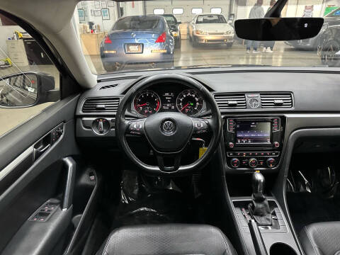 2017 Volkswagen Passat 1.8T R-Line