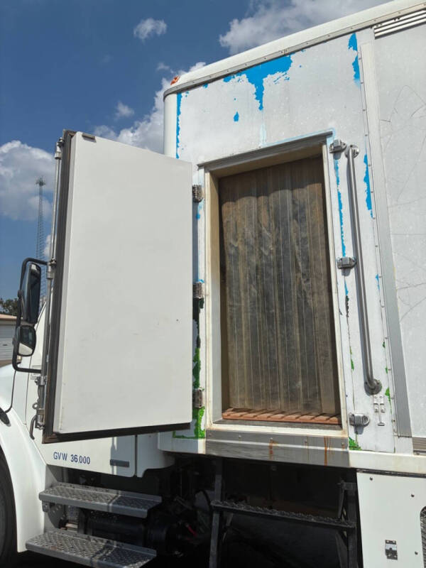 2007 Freightliner M2 106