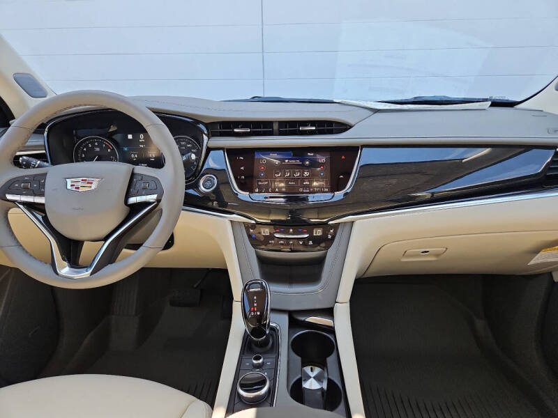 2025 Cadillac XT6 Premium Luxury