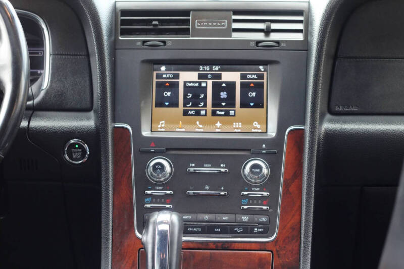 2017 Lincoln Navigator Select