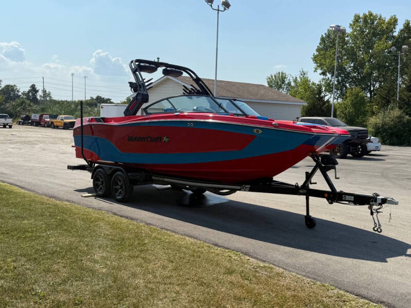 2022 MasterCraft XT24