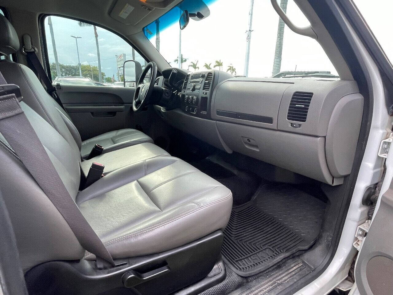 2013 Chevrolet Silverado 3500HD  - $29,900