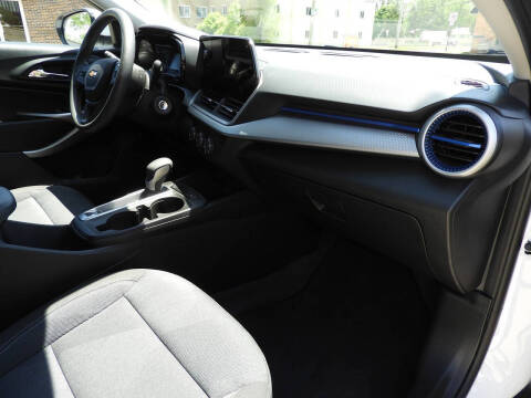 2025 Chevrolet Trax LS