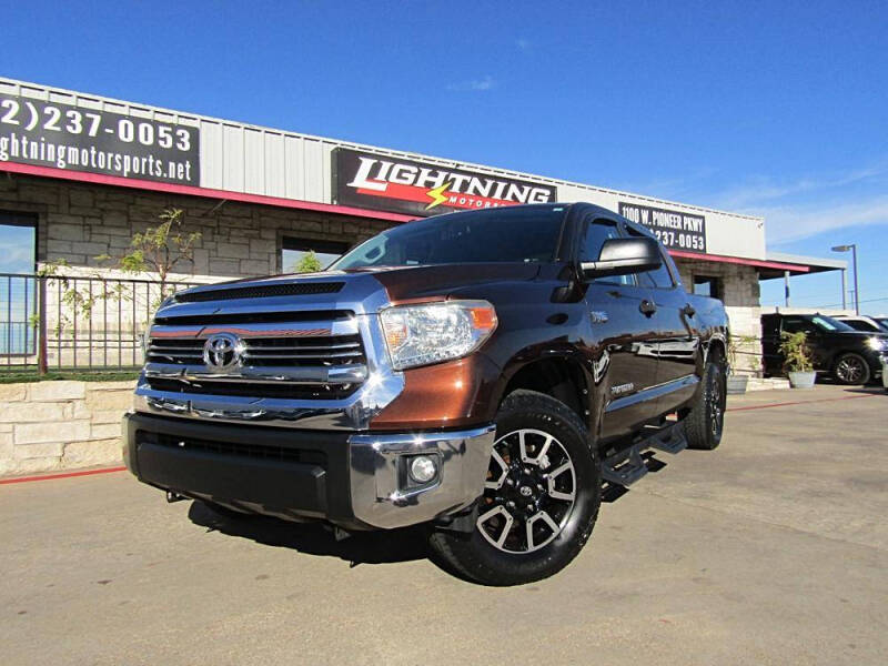 2016 Toyota Tundra SR5's photo