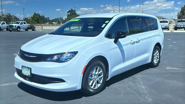 2026 Chrysler Voyager LX