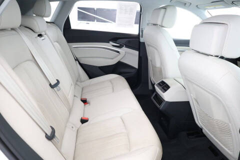 2024 Audi Q8 e-tron quattro Premium Plus