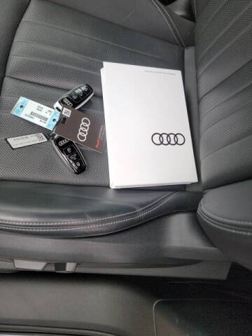 2024 Audi Q8 e-tron quattro Premium Plus