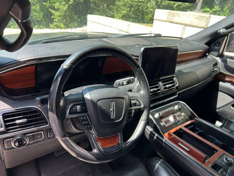 2019 Lincoln Navigator Select