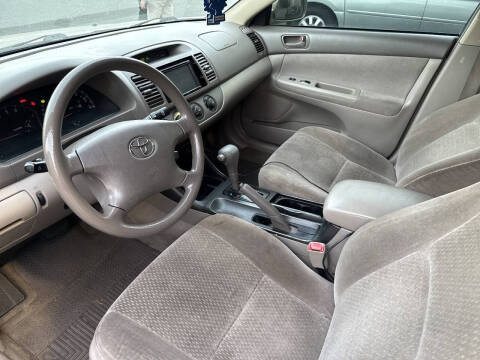 2004 Toyota Camry LE
