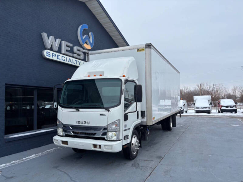 2018 Isuzu NRR 24FT Box Truck