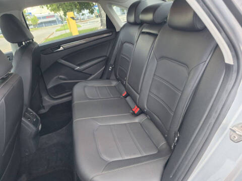 2020 Volkswagen Passat R-Line