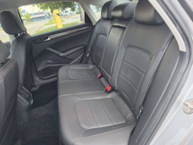 2020 Volkswagen Passat R-Line