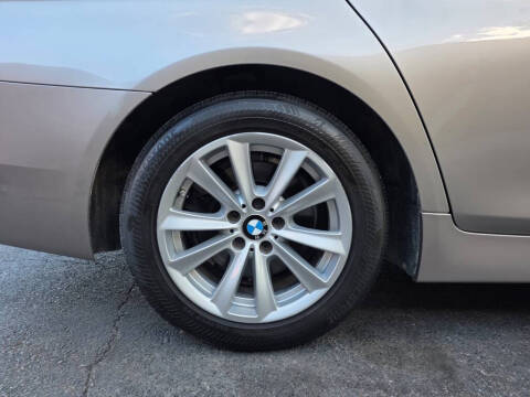 2015 BMW 5 Series 528i